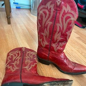 Size 7.5 Red Shyanne Western boots